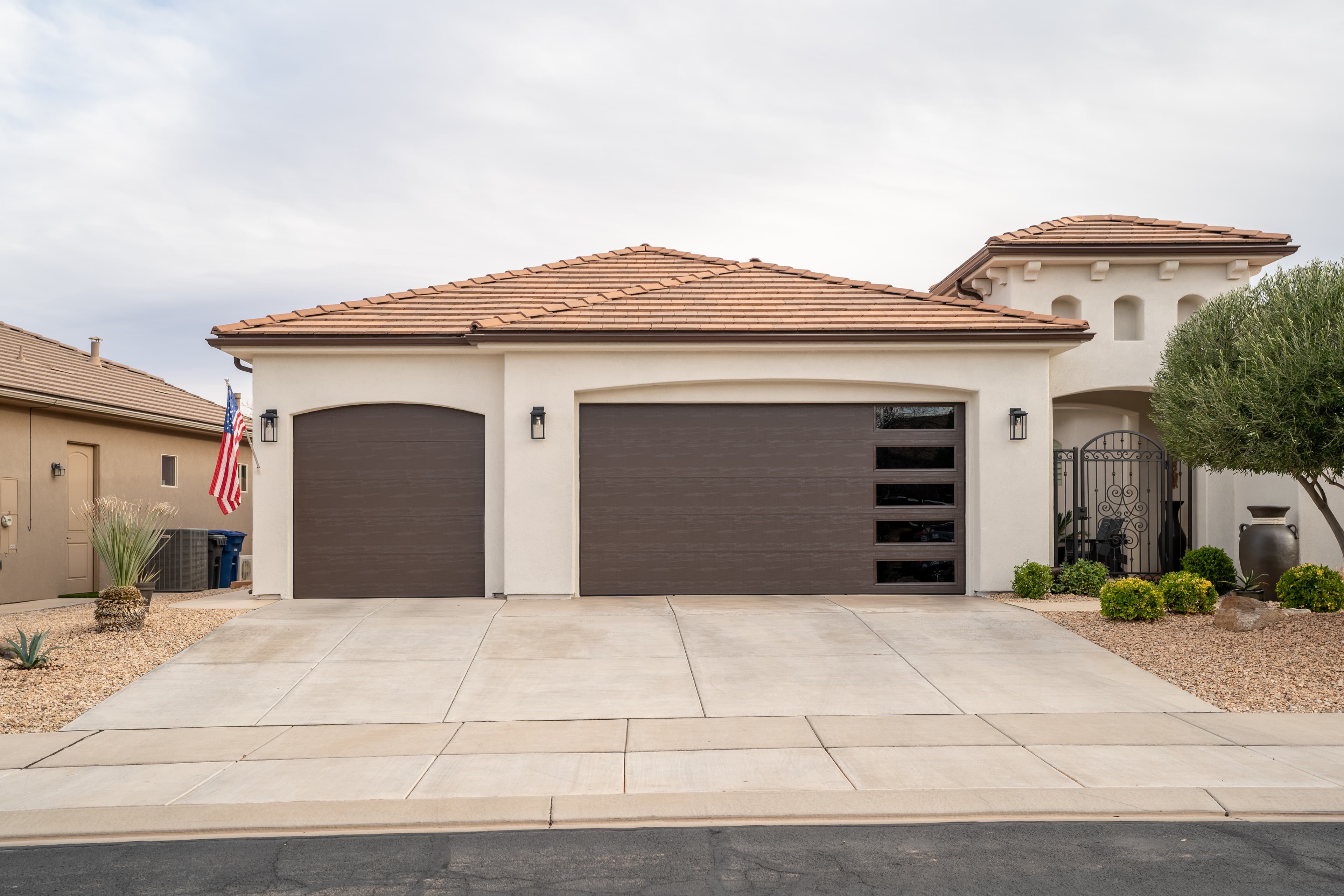 Modern Flush Steel Door in Summerlin, Las Vegas photo 3